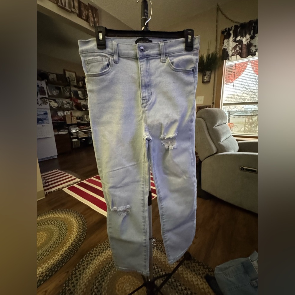 Kendall & Kylie Light Blue Cropped Jeans